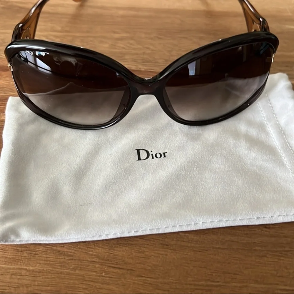 NWOT DIOR SUNGLASSES💗💗💗